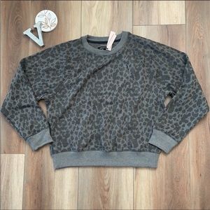 New Pull Over Sweater Women’s Victoria’s Secret XS